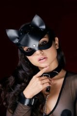 Deri Kedi Kadın Seti – Maske, Tasma ve Kelepçe 3’lü Fantezi Kombin