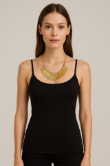 Altın rengi metal püskül yaka kolye