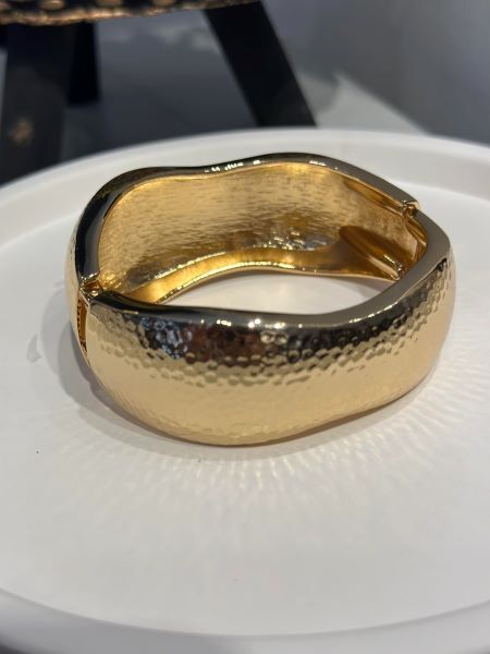 Gold Detaylı Kalın Kelepçe – Zarif & Güçlü Tasarım  Modern Kadın Bileklik