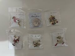 Yılbaşı Ruhunu ve Zarafeti Taşıyan Işıltılı Broş Koleksiyonu