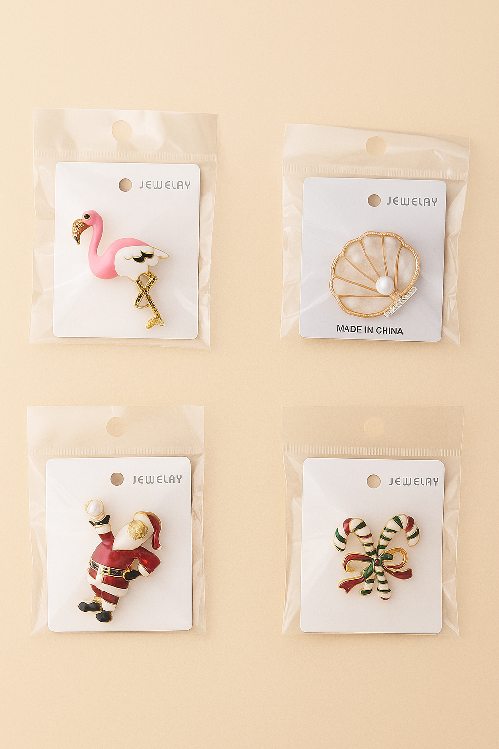 Yılbaşı Ruhunu ve Zarafeti Taşıyan Işıltılı Broş Koleksiyonu