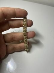 Zirkon Taş Detaylı Gold Kaplama Kadın Bileklik – Parlak ve Zarif Tasarım