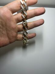 Kalın Form Zirkon Taş Detaylı Gold Kaplama Kadın Bileklik – Işıltılı ve Şık Tasarım