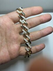 Kalın Form Zirkon Taş Detaylı Gold Kaplama Kadın Bileklik – Işıltılı ve Şık Tasarım