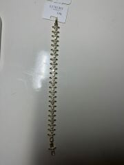 Yuvarlak Taş Detaylı Gold Kaplama Kadın Bileklik – Parlak ve Zarif Tasarım