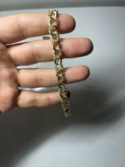 Zirkon Taş Detaylı Zincir Form Gold Kaplama Kadın Bileklik – Şık ve Işıltılı Tasarım