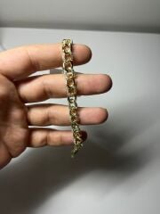 Zirkon Taş Detaylı Zincir Form Gold Kaplama Kadın Bileklik – Şık ve Işıltılı Tasarım