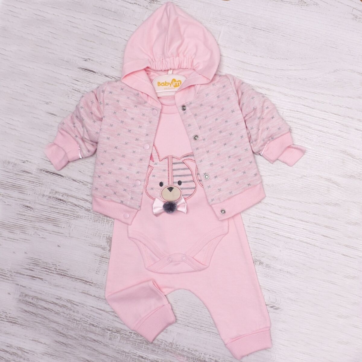 Kız Bebek Açık Pembe Ayıcık Nakışlı 3’lü Takım – Kapüşonlu, Pamuklu ve Rahat Tasarım 1546