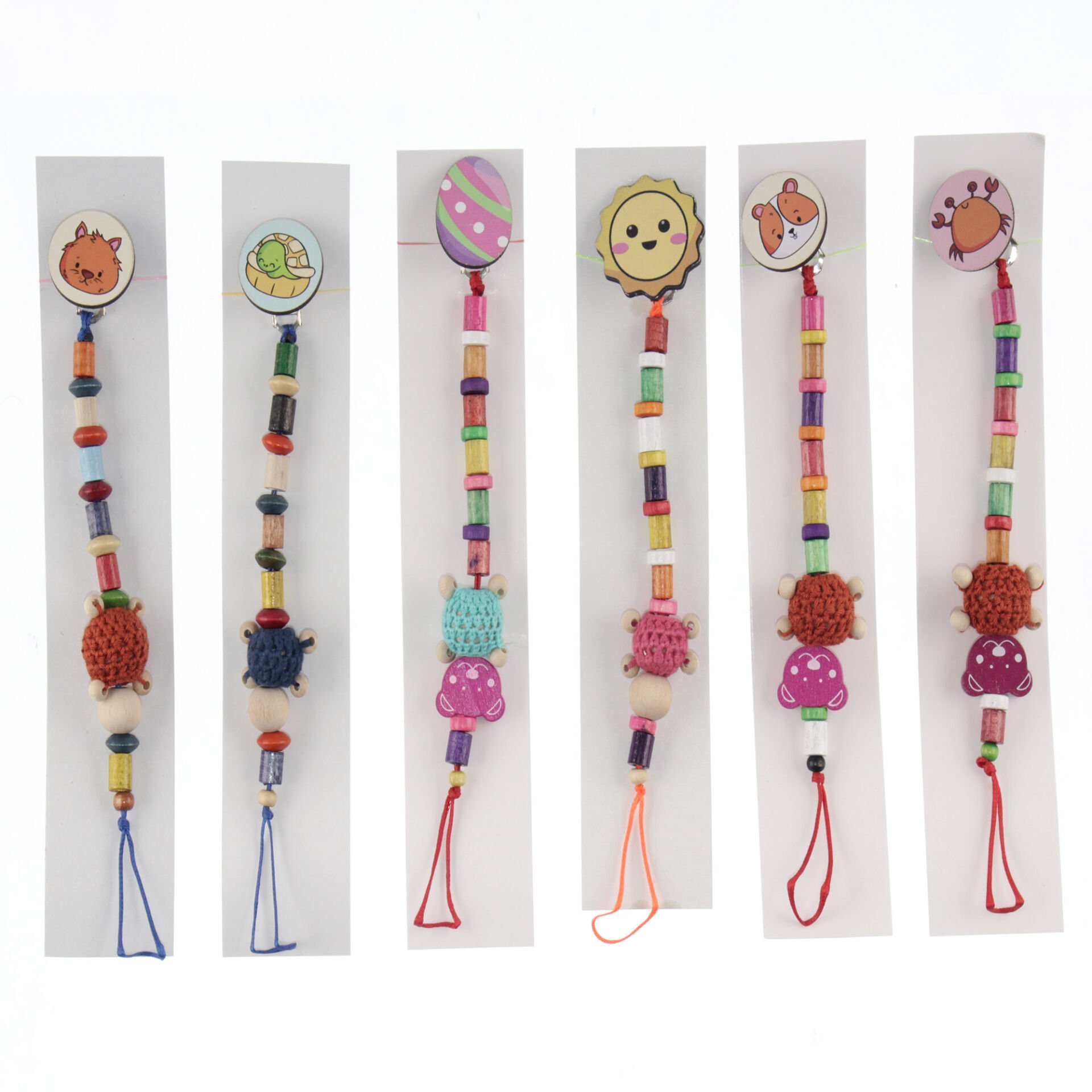 Ahşap ve Boncuklu Emzik Askısı – Dayanıklı, Güvenli ve Şık Tasarım