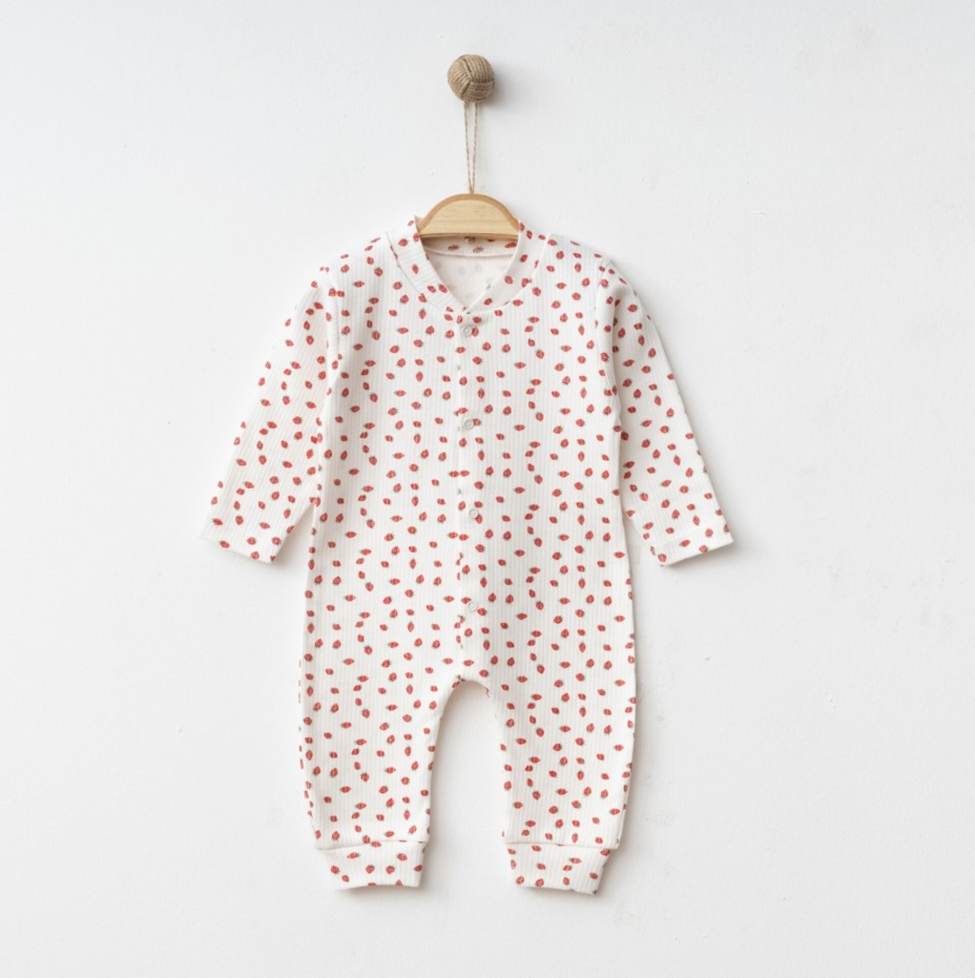 Mini Çilek Desenli Kabartmalı Yumuşak Bebek Tulum – 0-2 Ay – 2-4 Ay – 4-6Ay