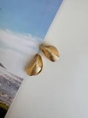 Gold Deniz Kabuğu Küpe – Zarif Midye Formu Vintage & Modern Tasarım Kadın Küpe