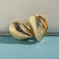 Gold Deniz Kabuğu Küpe – Zarif Midye Formu Vintage & Modern Tasarım Kadın Küpe