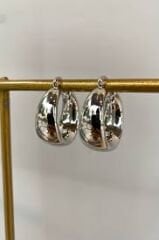 Gümüş Damla Tasarım Küpe – Parlak Metal Modern & İddialı Kadın Küpe