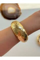 Altın Renk Geniş Çekiç Desenli Bilezik – Şık ve Işıltılı Kelepçe Model