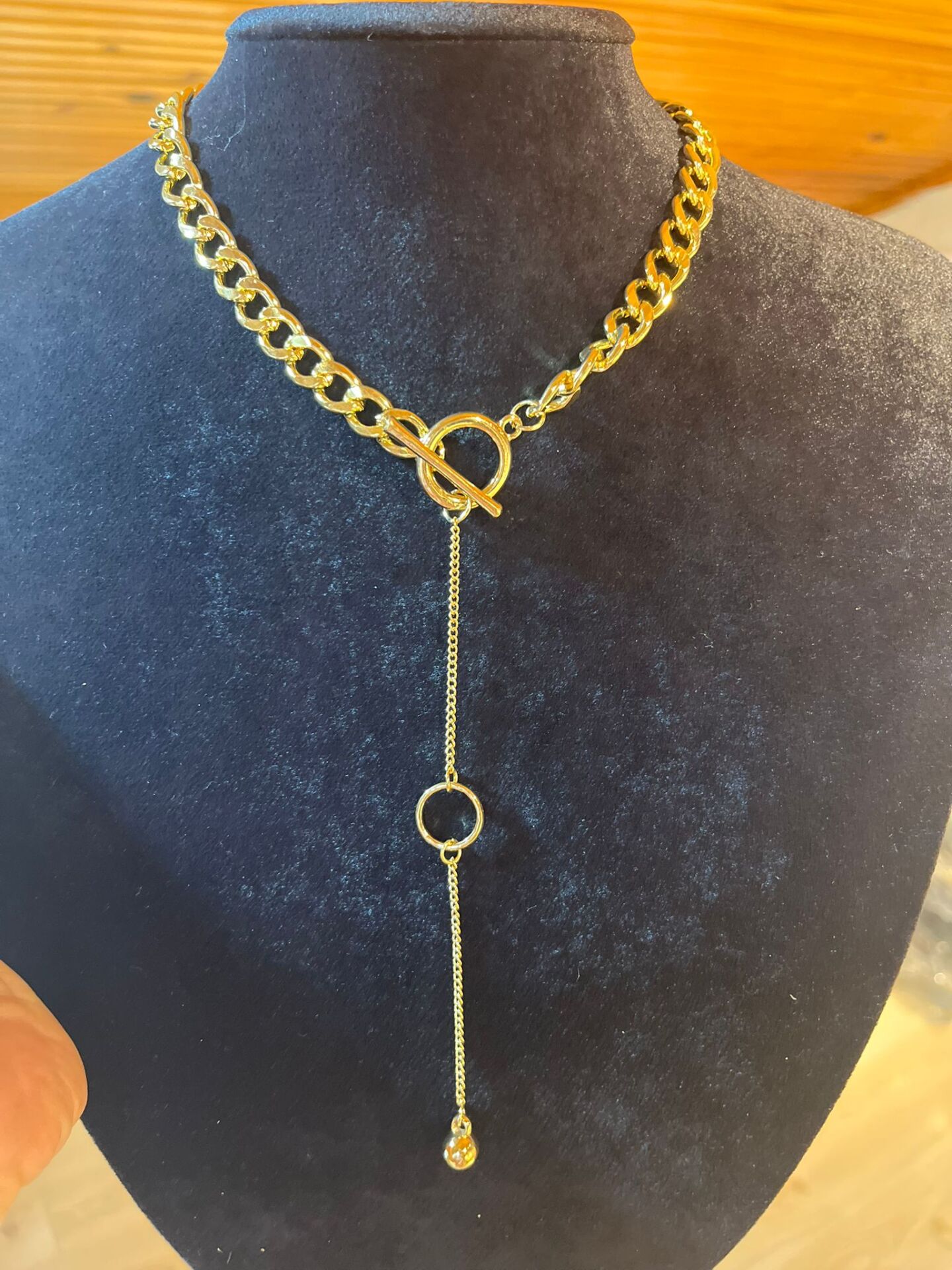 Gold Halka Detaylı Kalın Zincir Tasarım Kolye – Modern & Şık