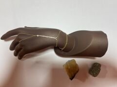 Gold Taşlı Ok Ucu Şahmeran Bileklik – İnce Zincir Modern Tasarım