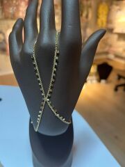 Sallantılı Detaylı Altın Rengi Şahmeran Bileklik – Zarif & Işıltılı Tasarım