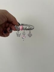 Silver Charm Detaylı Çelik Bilezik – Taç & Balerin & Çiçek Figürlü Şık Tasarım