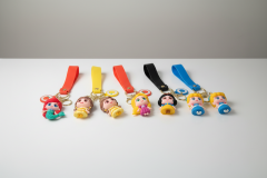 Prenses Figürlü Askılı Anahtarlık – Renkli Silikon Kayışlı Çanta ve Anahtar Aksesuarı