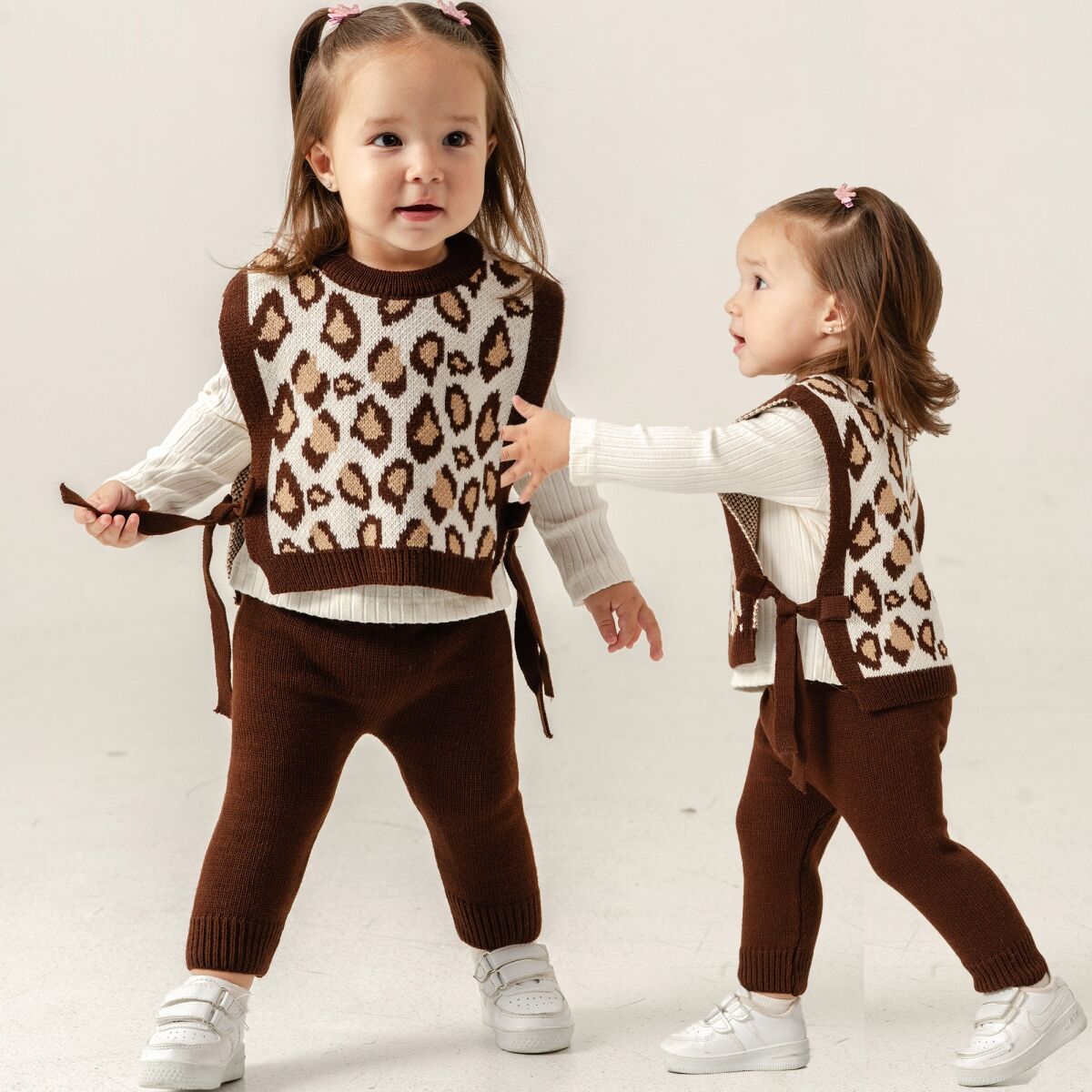 Leopar Desenli Kız Çocuk 3’lü Triko Takım (Yelek + Bluz + Pantolon)